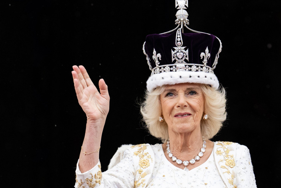 Βασίλισσα Camilla: «Έκανα αυτό που με δίδαξε η μητέρα μου. Έβγαλα το παπούτσι και τον χτύπησα»