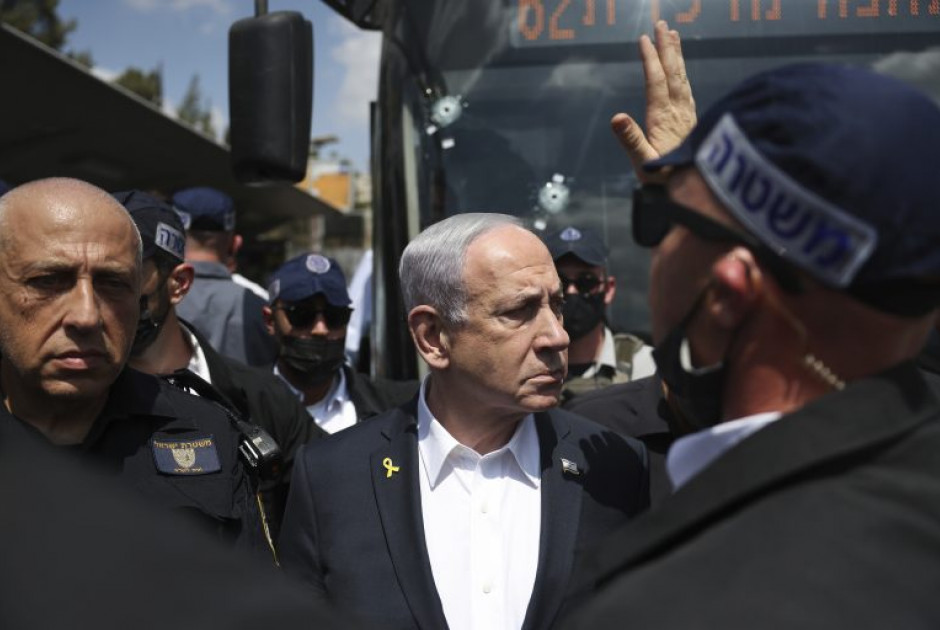 To Ισραήλ περικυκλώνει περίχωρα της Δυτ. Όχθης ως απάντηση στην επίθεση που δέχτηκε στην Ιερουσαλήμ