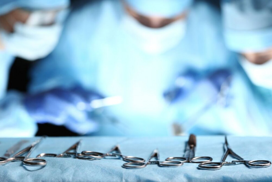 Αναισθησιολόγος δικάζεται για τον φόνο 12 ασθενών και τη δηλητηρίαση άλλων 18