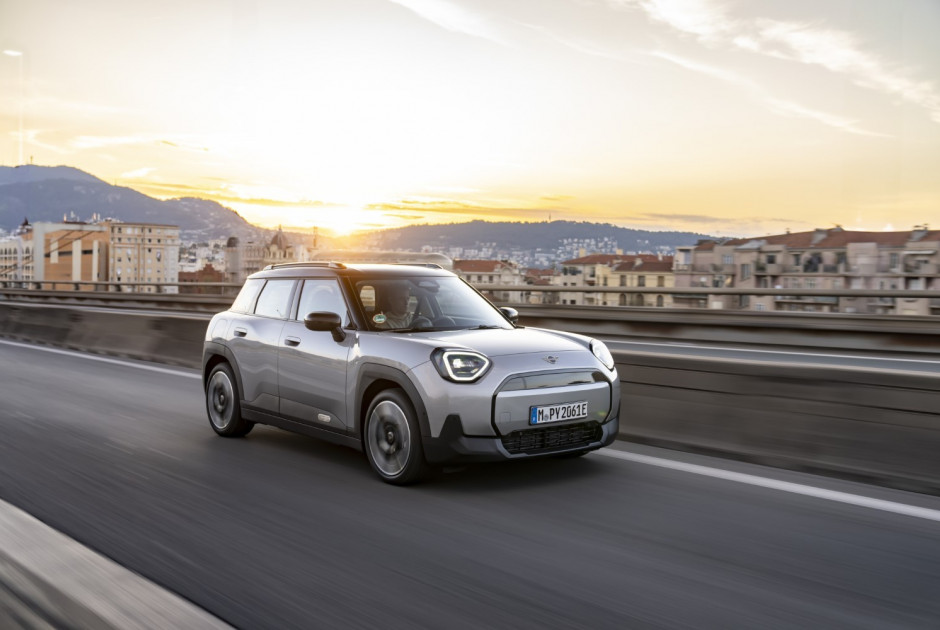 Το νέο MINI Aceman επαναπροσδιορίζει την έννοια του compact crossover