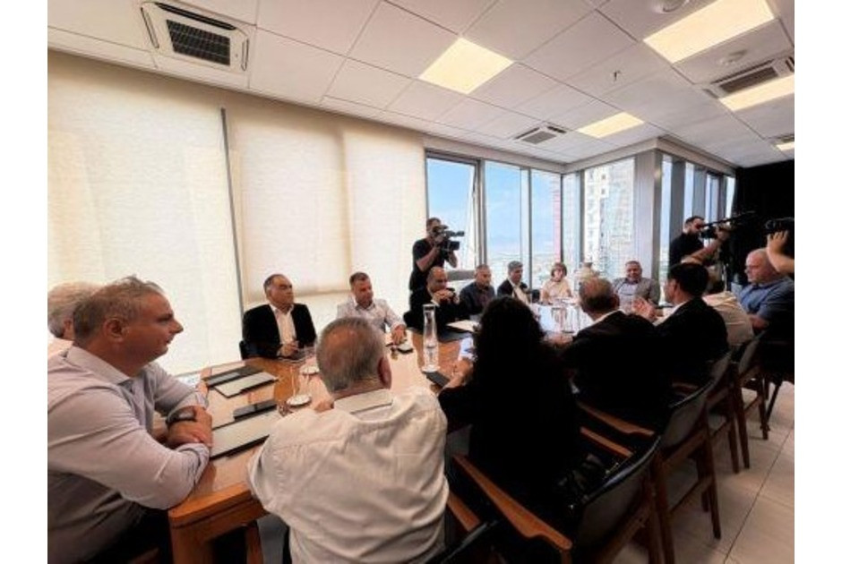 Συνάντηση ΟΕΒ-ΚΕΒΕ με Υπουργούς Οικονομικών και Εργασίας πριν από τη Δευτέρα