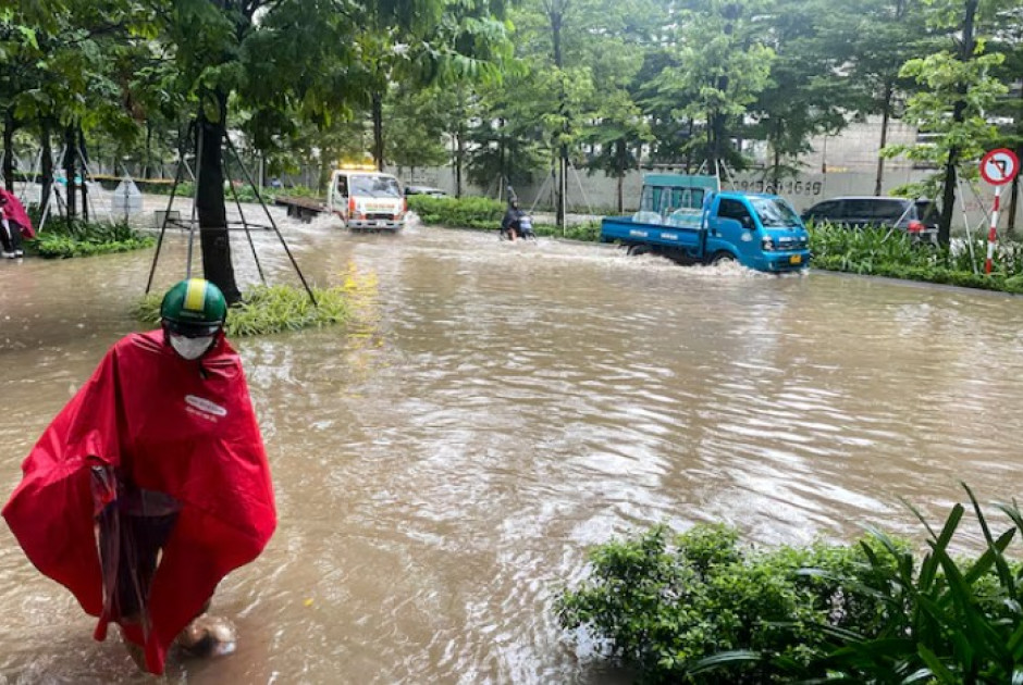Βιετνάμ: 2 νεκροί και μεγάλες ζημιές από έντοχες βροχοπτώσεις