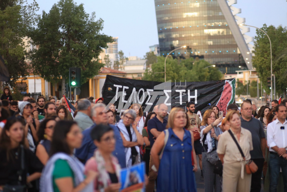 Διαμαρτυρία έξω από το ΥΠΕΞ για την αστυνομική βία που παρατηρήθηκε στη χθεσινή
