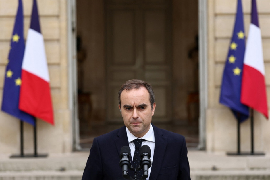 Γαλλία: Παραμένει ως την Τετάρτη πρωθυπουργός ο Λεκορνί
