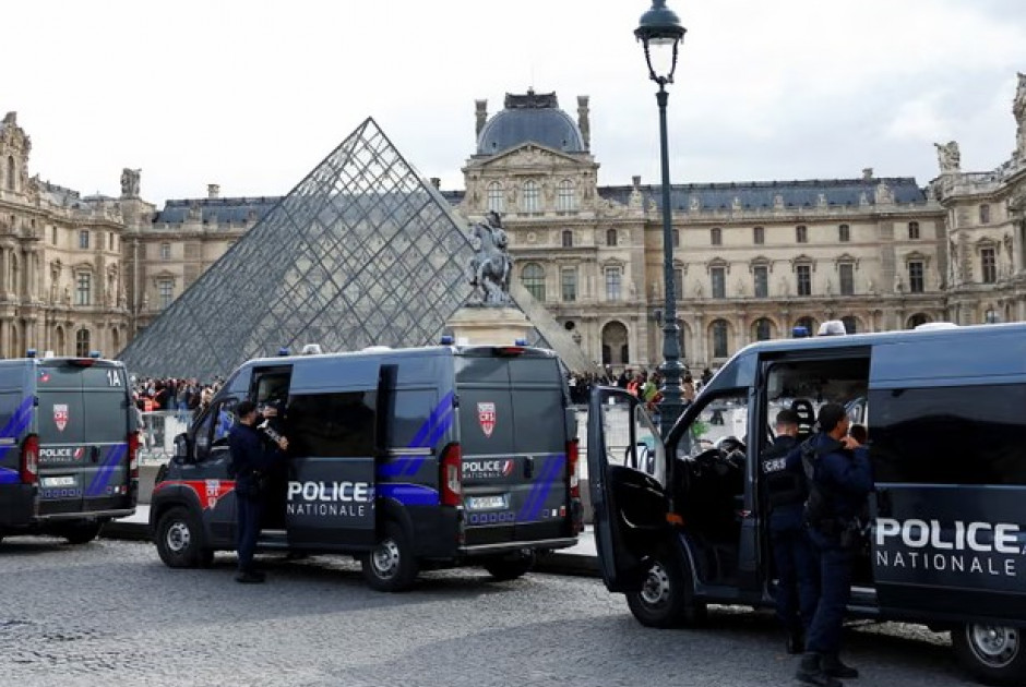 Τρίτη σύλληψη για τη μεγάλη ληστεία του Λούβρου