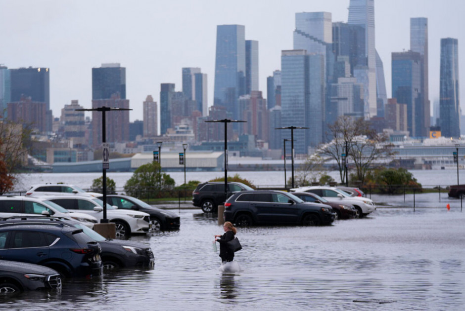 Νέα Υόρκη: Πνίγηκε από τη βροχή – Δύο νεκροί και προβλήματα στις πτήσεις