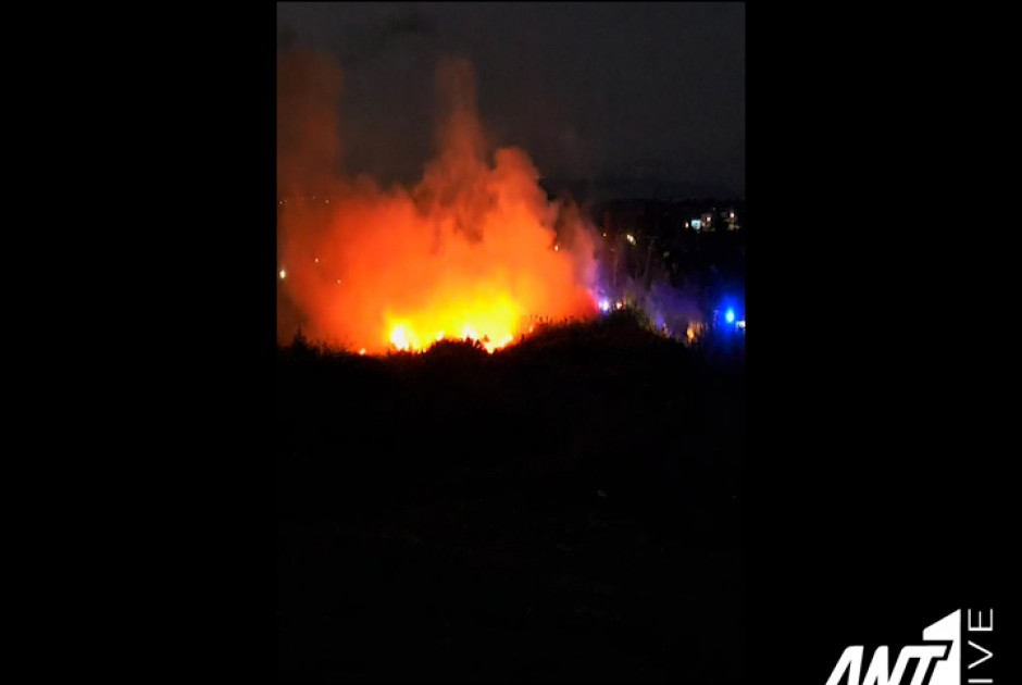 Συναγερμός στη Πυροσβεστική: Μαίνεται πυρκαγιά μεταξύ Ερήμης
