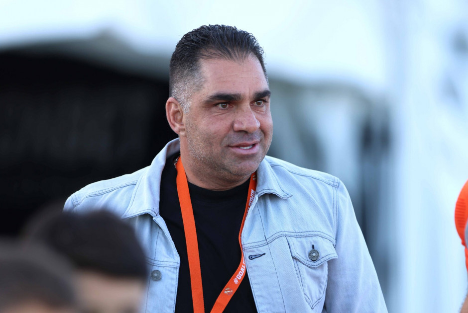 Στα λευκά το τελευταίο «αντίο» στον Σταύρο Δημοσθένους