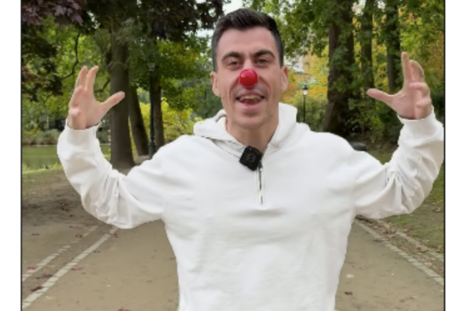 Ξυπνήστε... Δε θα μας σώσει αυτός!