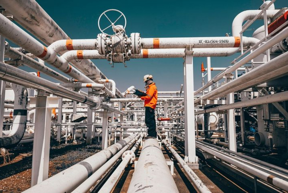 Τέλος το ρωσικό φυσικό αέριο: Η ΕΕ «κλείδωσε» την απαγόρευση έως το 2027