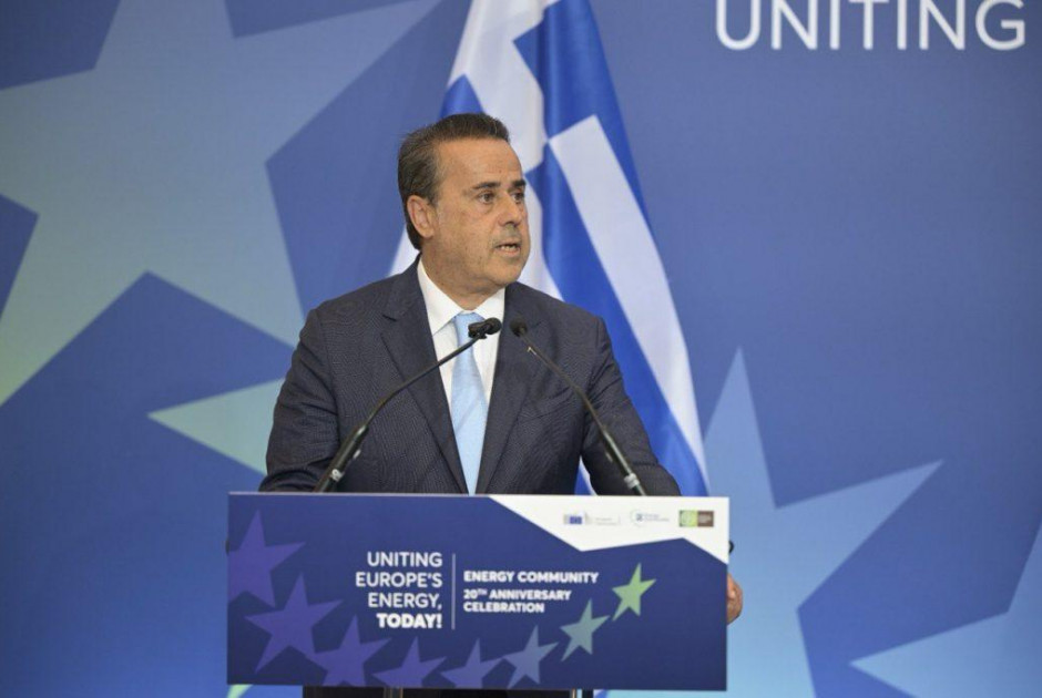 «Η Ελληνική Δημοκρατία δεν εκβιάζει»