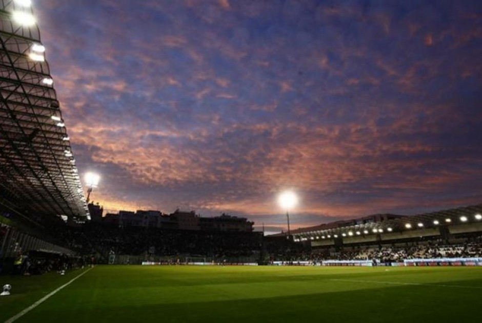 Συνελήφθη Ελλαδίτης πατέρας που έδωσε φωτοβολίδες στο ανήλικο παιδί του