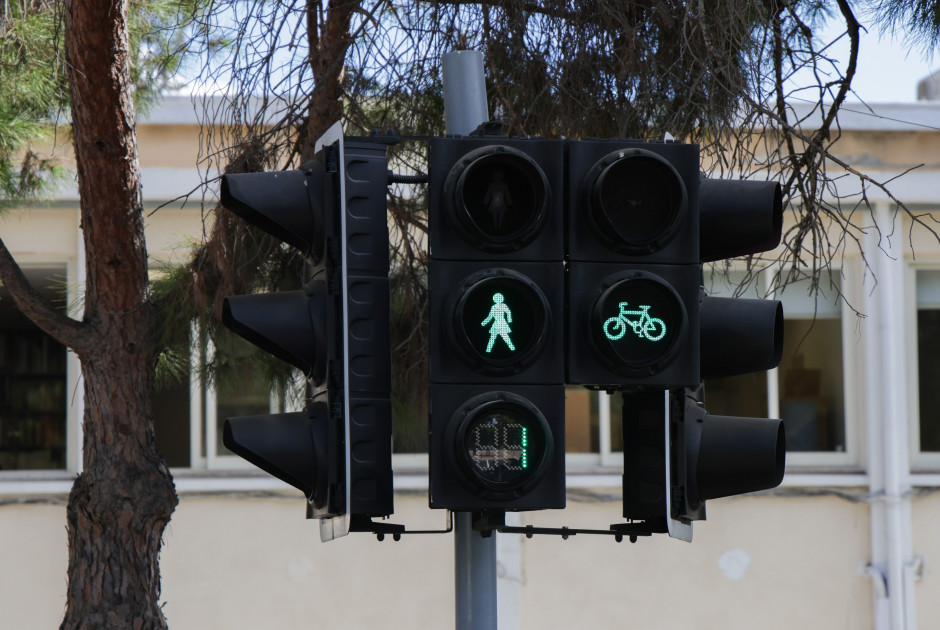Mήνυμα ισότητας: Μπαίνουν γυναικείες φιγούρες σε φανάρια διάβασης πεζών