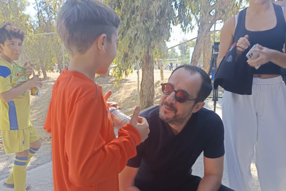 Ο ΠτΔ Χριστοδουλίδης συνομίλησε με τους μικρούς του ΑΠΟΕΛ στο 8ο ΑΝΤ1 Soccer Tournament (ΦΩΤΟ/ΒΙΝΤΕΟ