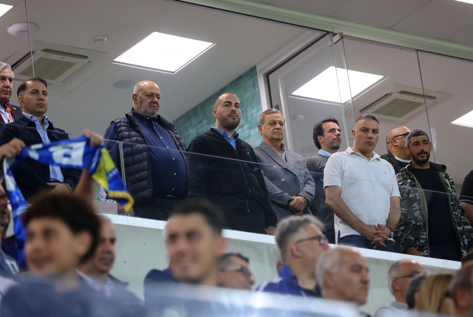 Ο Πετρίδης μαζί με τον Αλμέιδα βλέπουν την Εθνική (ΦΩΤΟΣ)