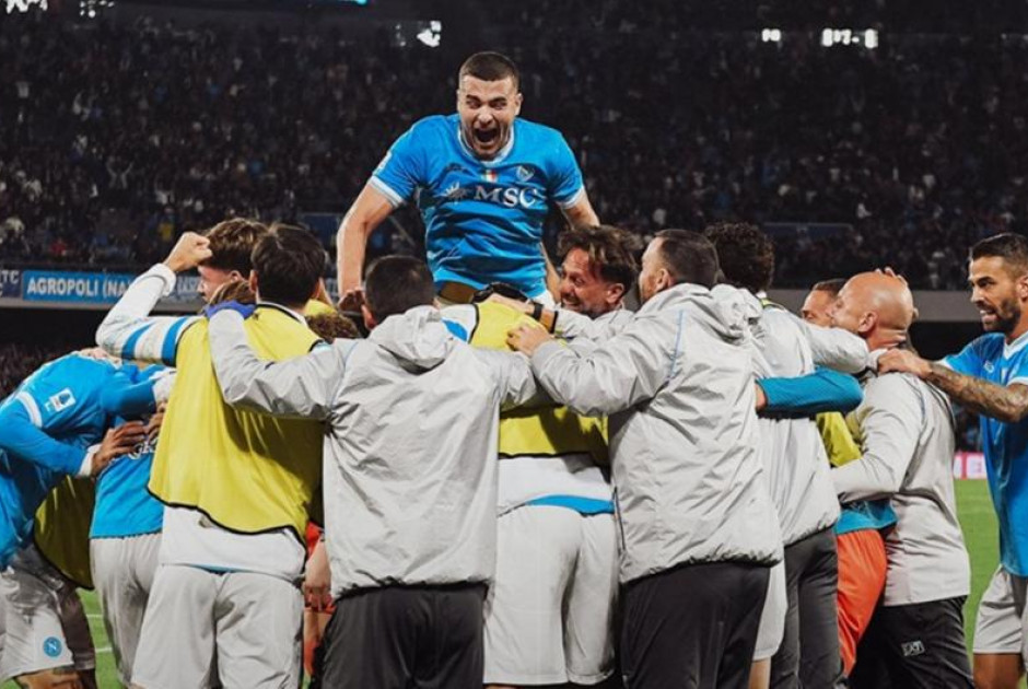 Η πρωταθλήτρια είναι εδώ: Πάτησε την Ίντερ στο «Μαραντόνα», ξετύλιξε το δώρο της Μίλαν και πάτησε κορυφή η Νάπολι!