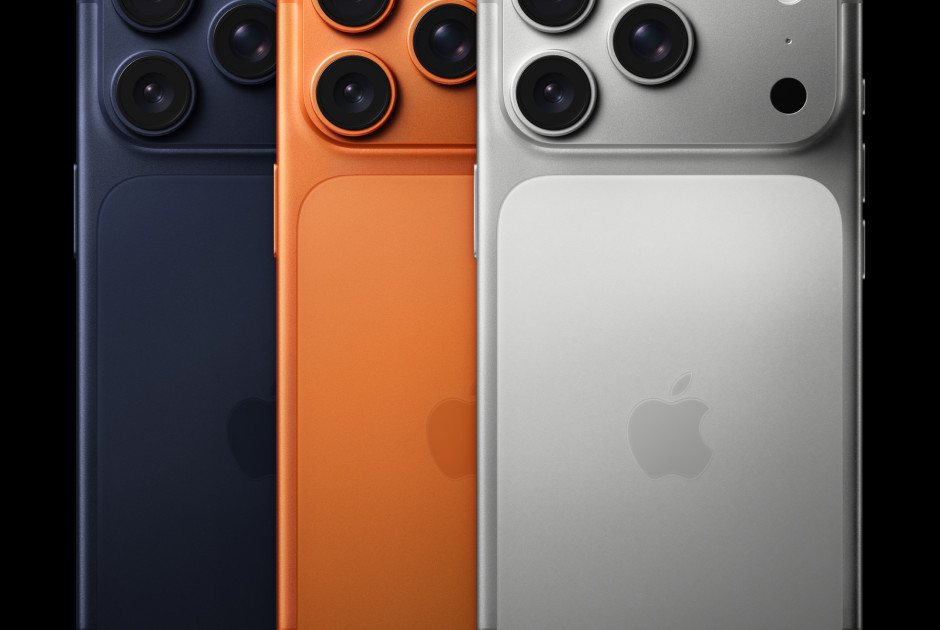 Ουρές έξω από τα Apple Stores για το καινούριο iPhone 17