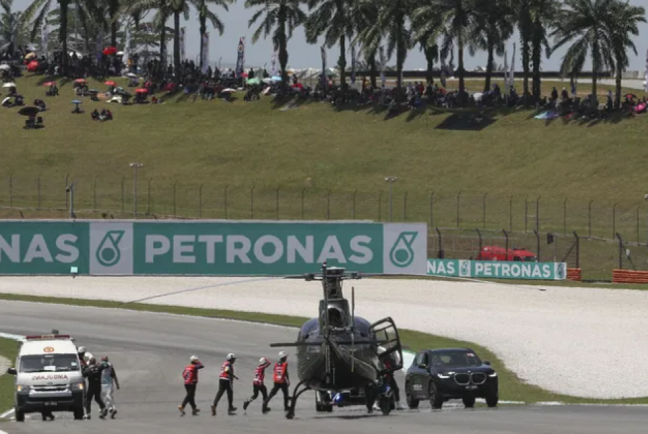 Σοκαριστικό ατύχημα στη Moto3: Δύο αναβάτες διακομίστηκαν με ελικόπτερο στο νοσοκομείο