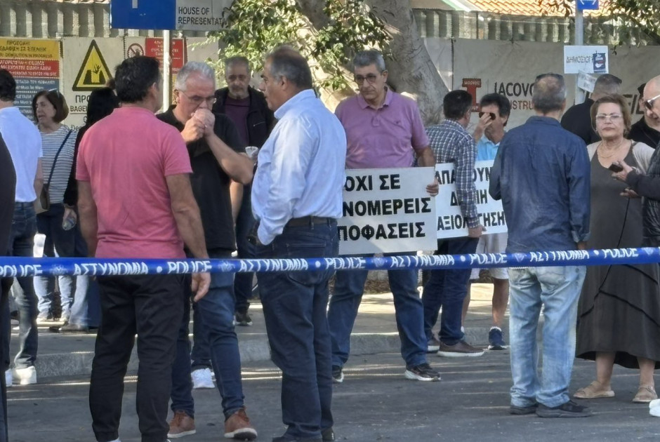 Στάση εργασίας καθηγητών: Τι ισχύει για απουσίες, ώρες και δρομολόγια σχολικών λεωφορείων