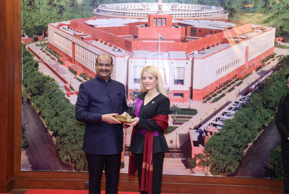 ΠτΒ: Συναντήθηκε με τον Πρόεδρο Κάτω Βουλής της Ινδίας