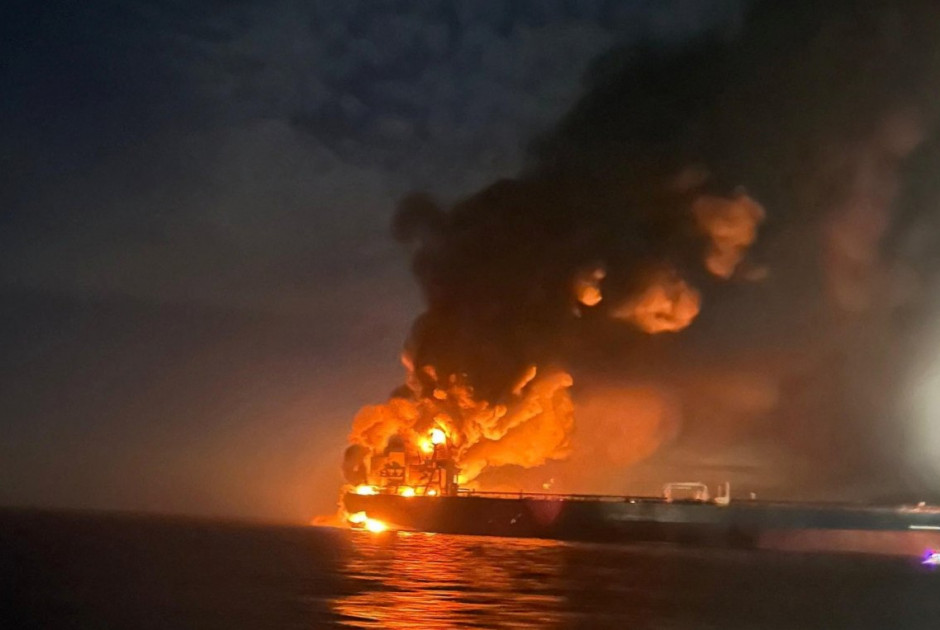 Ουκρανία πλήττει ρωσικά δεξαμενόπλοια στη Μαύρη Θάλασσα (ΒΙΝΤΕΟ & ΦΩΤΟ)