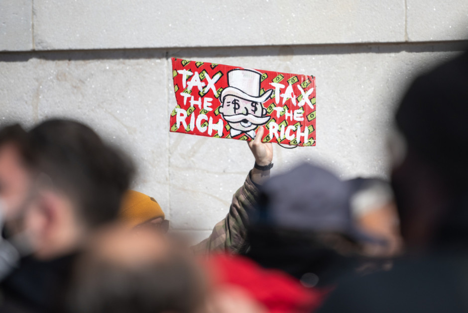 Λένε «όχι» οι Ελβετοί για φορολόγηση των πολύ πλούσιων