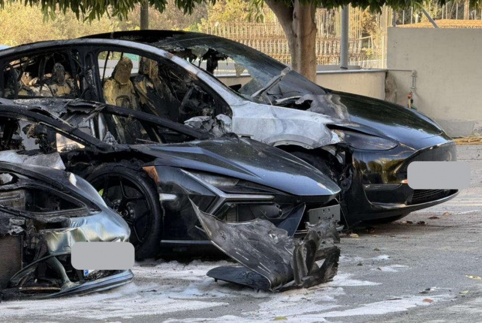 Eμπρησμός σε πολυτελή αυτοκίνητα - Στενός συνεργάτης του Δημοσθένους ο ιδιοκτήτης (ΦΩΤΟΣ)