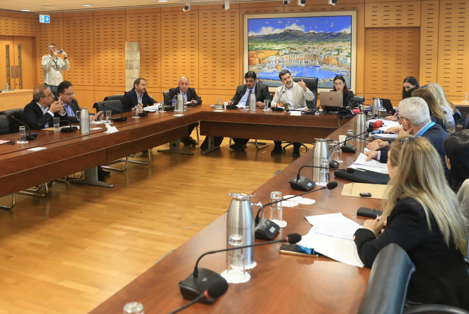 Σχέδιο αξιολόγησης: Ρόλο μεσολαβητή αναλαμβάνει η Επ. Παιδείας