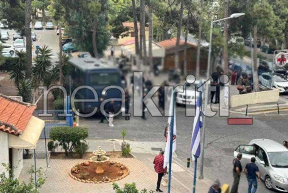 Βεντέτα στο Ηράκλειο: Σκηνές οδύνης στο νοσοκομείο, συγγενείς θρηνούν τους ανθρώπους τους