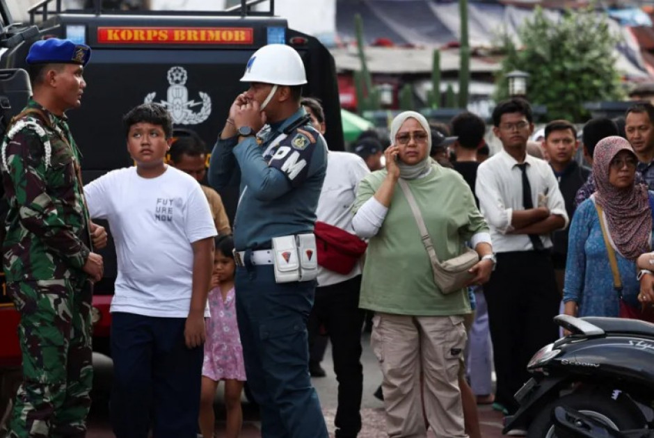 Εκρήξεις σε τέμενος στη Ινδονησία - Δεκάδες τραυματίες, ύποπτος 17χρονος μαθητής