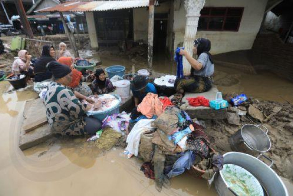 Ινδονησία: Δραματική αύξηση των νεκρών από τις πλημμύρες