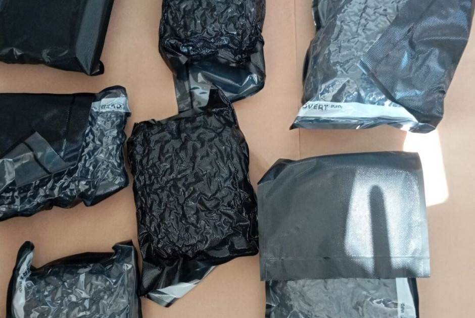 Επ. Αμμοχώστου: Μεγάλη ποσότητα κάνναβης στάληκε στην Κύπρο μέσω εταιρειών ταχυμεταφοράς (ΦΩΤΟΣ)