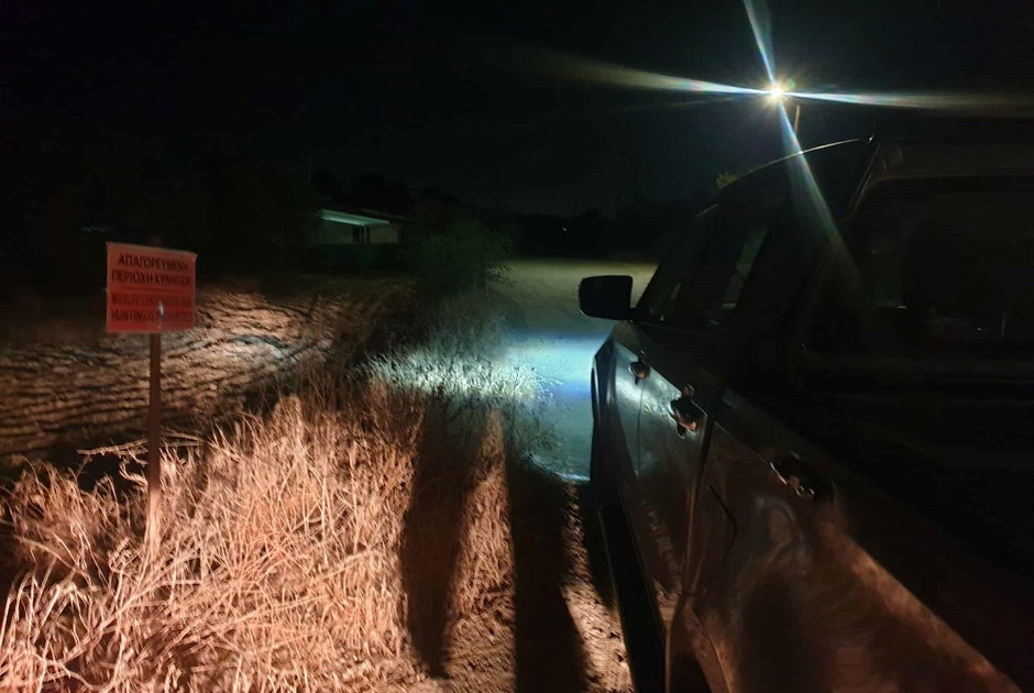 Νεκρός λαγός και σιδεροπαγίδα στο αυτοκίνητο 80χρονου στο Λυθροδόντα (ΦΩΤΟΣ)