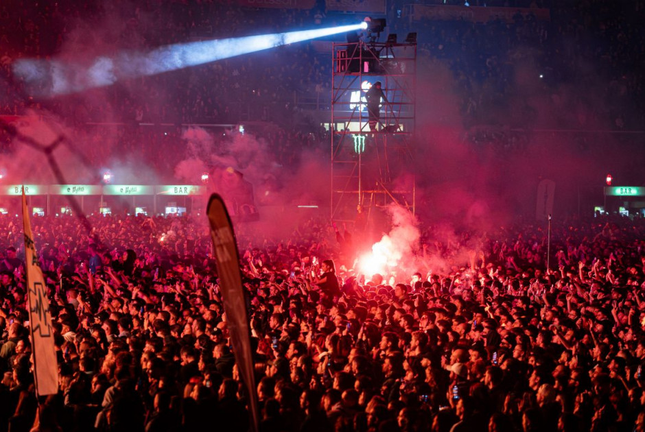 ΛΕΞ: Το Καυταντζόγλειο «πήρε φωτιά» με 45.000 κόσμο