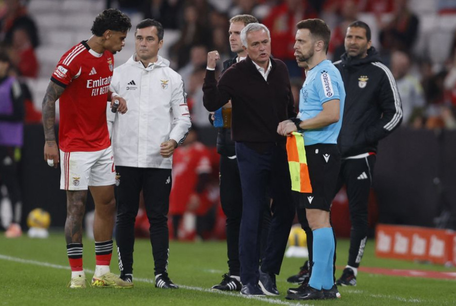 Πήρε στο κυνήγι τον διαιτητή ο Μουρίνιο (βίντεο)