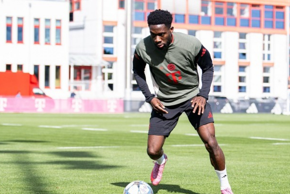 Στην ομαδική προπόνηση της Μπάγερν μετά από οκτώ μήνες ο Ντέιβις