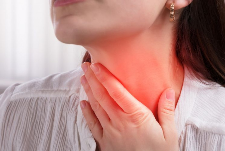 Νέα μετάλλαξη κορωνοϊού: Κύριο χαρακτηριστικό ο πολύ έντονος πονόλαιμος (ΒΙΝΤΕΟ)