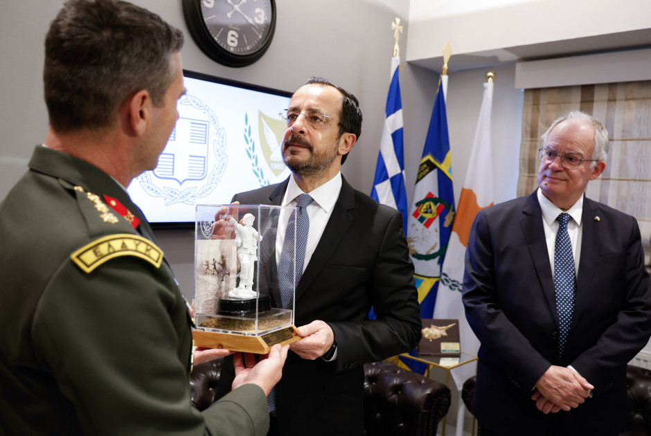 ΕΛΔΥΚ: Απένειμε τιμητική πλακέτα στον ΠτΔ