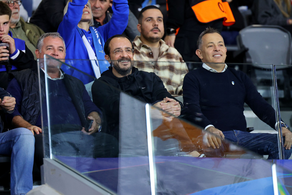 Το πρωί στον Λίβανο…το βράδυ στο γήπεδο για την ομάδα του ο ΠτΔ