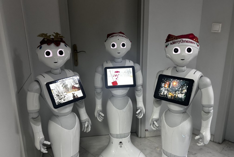 «Να τα πούμε;» Ρομπότ ετοιμάζονται για τα κάλαντα (ΦΩΤΟΣ)