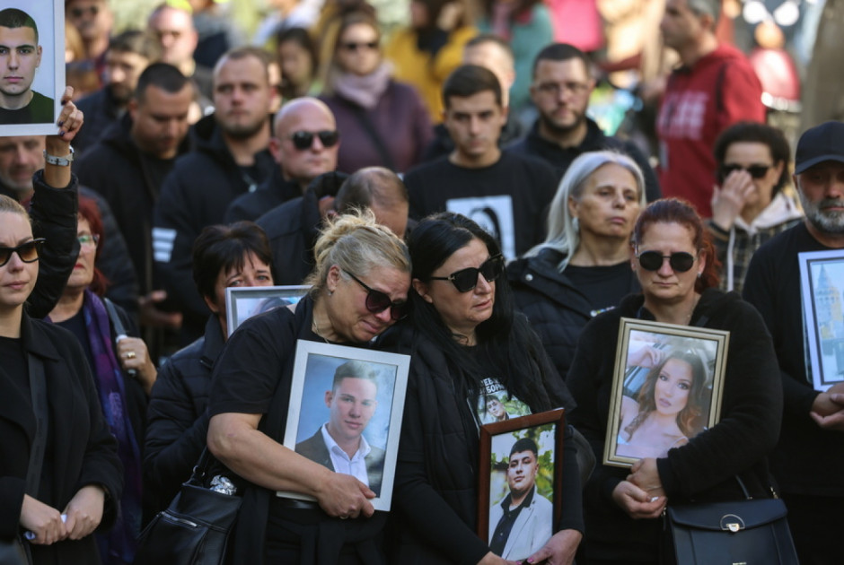 Σκόπια: Δικαιοσύνη για τα 63 θύματα του κλαμπ στο Κότσανι ζήτησαν χιλιάδες διαδηλωτές