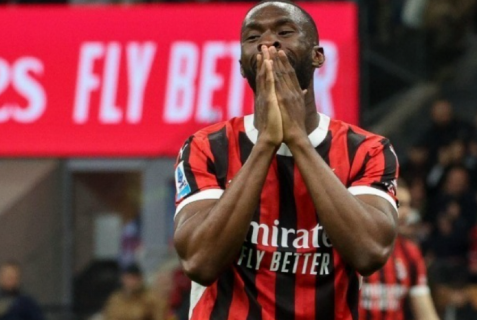 Μίλαν: Υπογράφει νέο τριετές συμβόλαιο ο Τομόρι