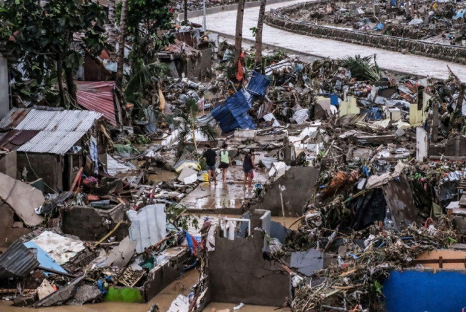 Τραγωδία στις Φιλιππίνες: Περισσότερους από 90 νεκρούς άφησε ο τυφώνας Καλμάγκι