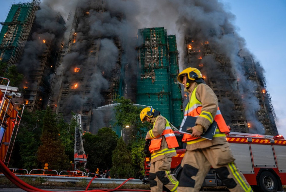 Τραγωδία στο Χονγκ Κονγκ: 146 νεκροί από τη φονική φωτιά σε συγκρότημα ουρανοξυστών