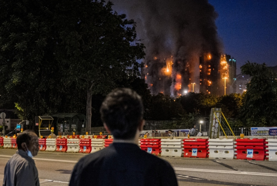 Τραγωδία στο Χονγκ Κονγκ: Ανεβαίνει ο αριθμός των νεκρών από τη φωτιά σε ουρανοξύστες