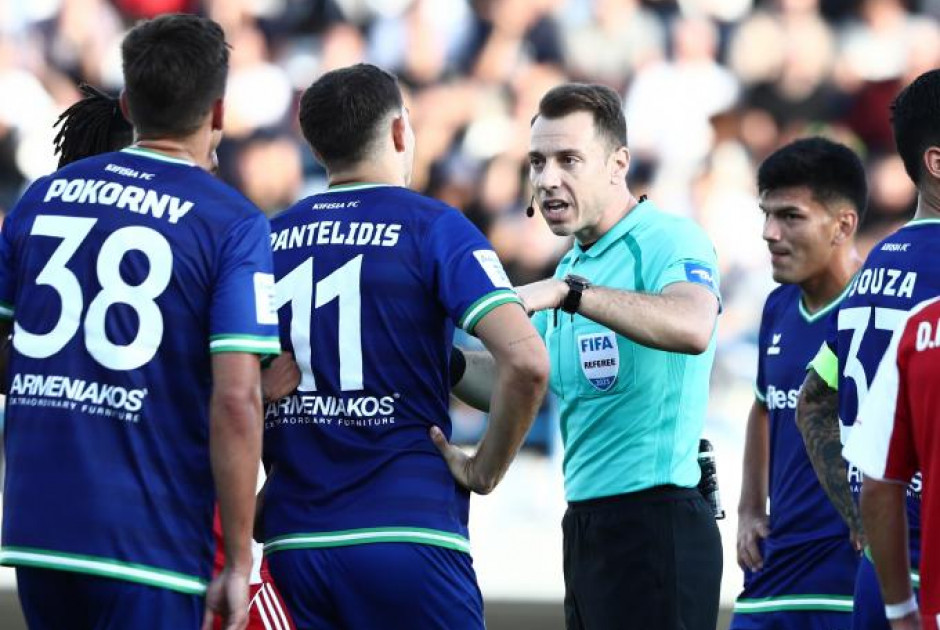 Ανάλυση επίμαχων φάσεων από τον Λανουά: «Δεν υπάρχει δεύτερο πέναλτι στον Ολυμπιακό - Ορθώς ακυρώθηκαν τα δύο γκολ της ΑΕΚ» (ΒΙΝΤΕΟ)