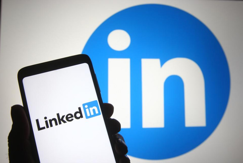 LinkedIn: Από σήμερα χρησιμοποιεί δεδομένα χρηστών στην ΕΕ
