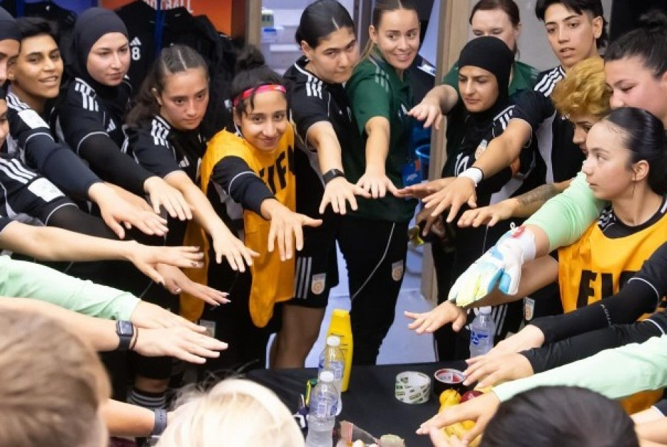 Πηγή αντίστασης κι ελπίδας το ποδόσφαιρο για τις Αφγανές παίκτριες