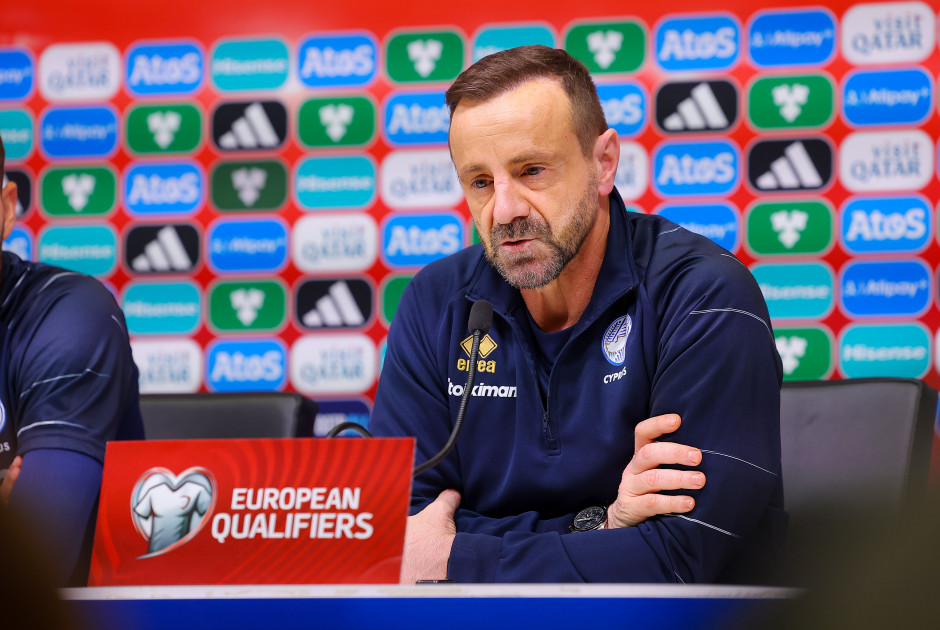 LIVE STREAMING: Η δημοσιογραφική διάσκεψη του Άκη Μάντζιου