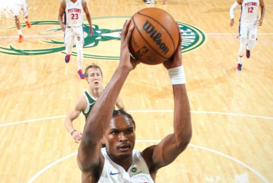 Δωδέκατη σερί νίκη για το Ντιτρόιτ, υπέταξε τους Μπακς χωρίς τον Giannis